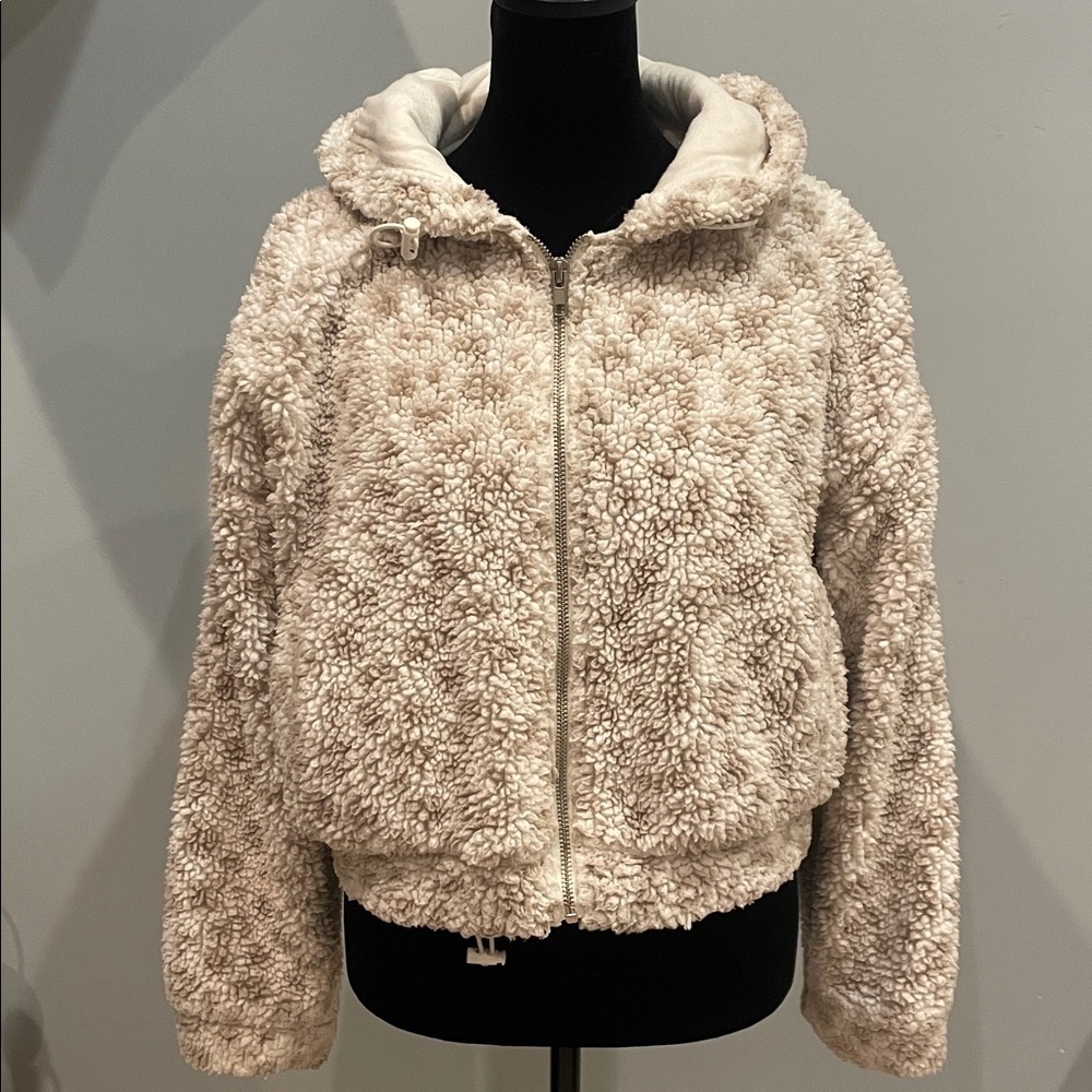 Cozy Sherpa Zip-Up  hooded Jacket in white & grey